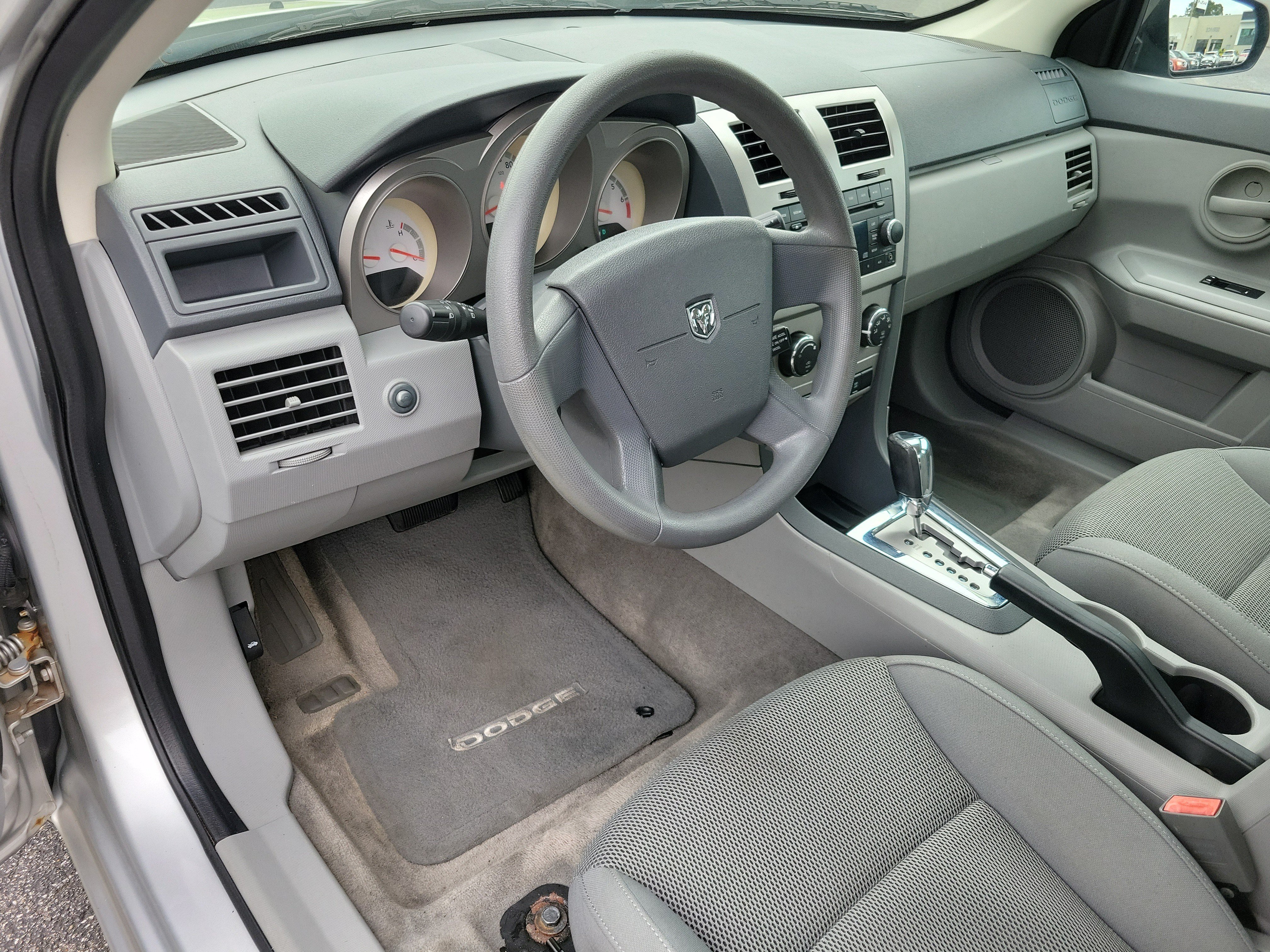 Used 2008 Dodge Avenger SE FWD image 3