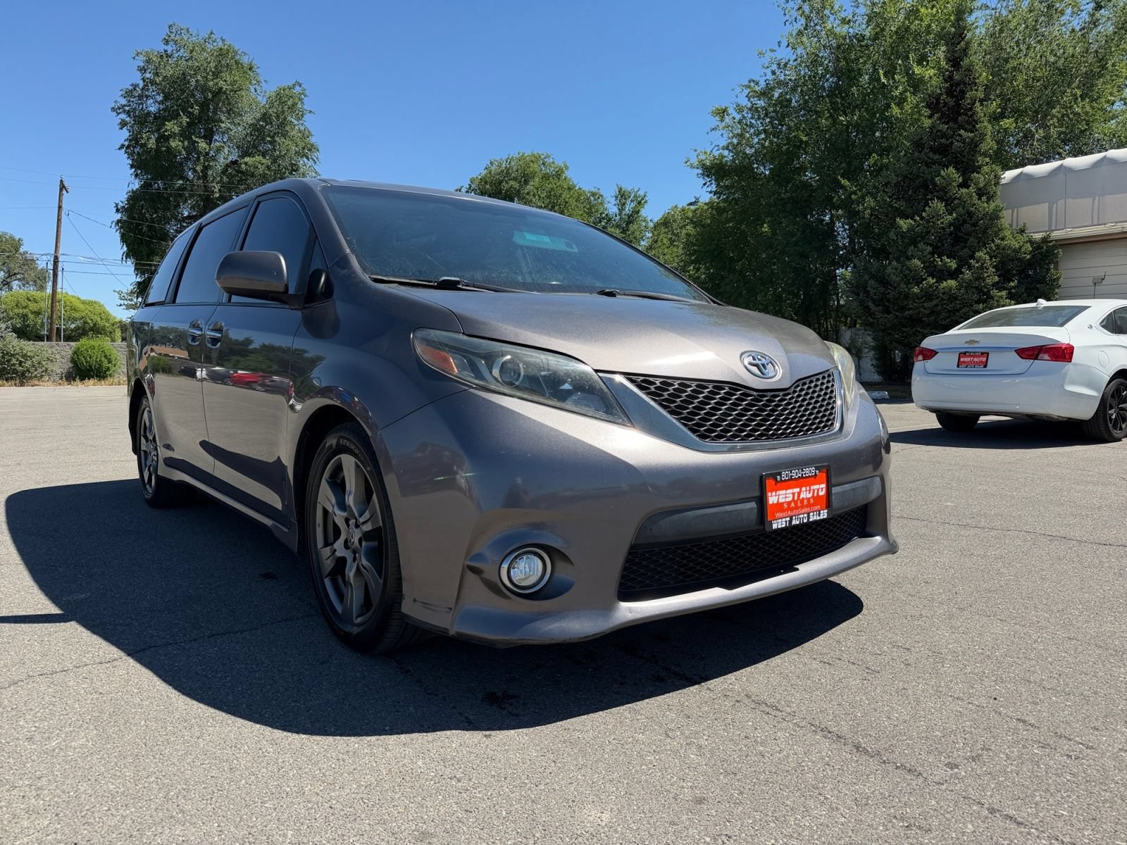 Used 2017 Toyota Sienna SE w/ SE Preferred Package FWD image 31