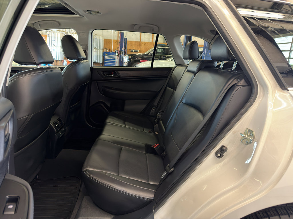 Used 2017 Subaru Outback 2.5i Limited AWD/4WD image 29