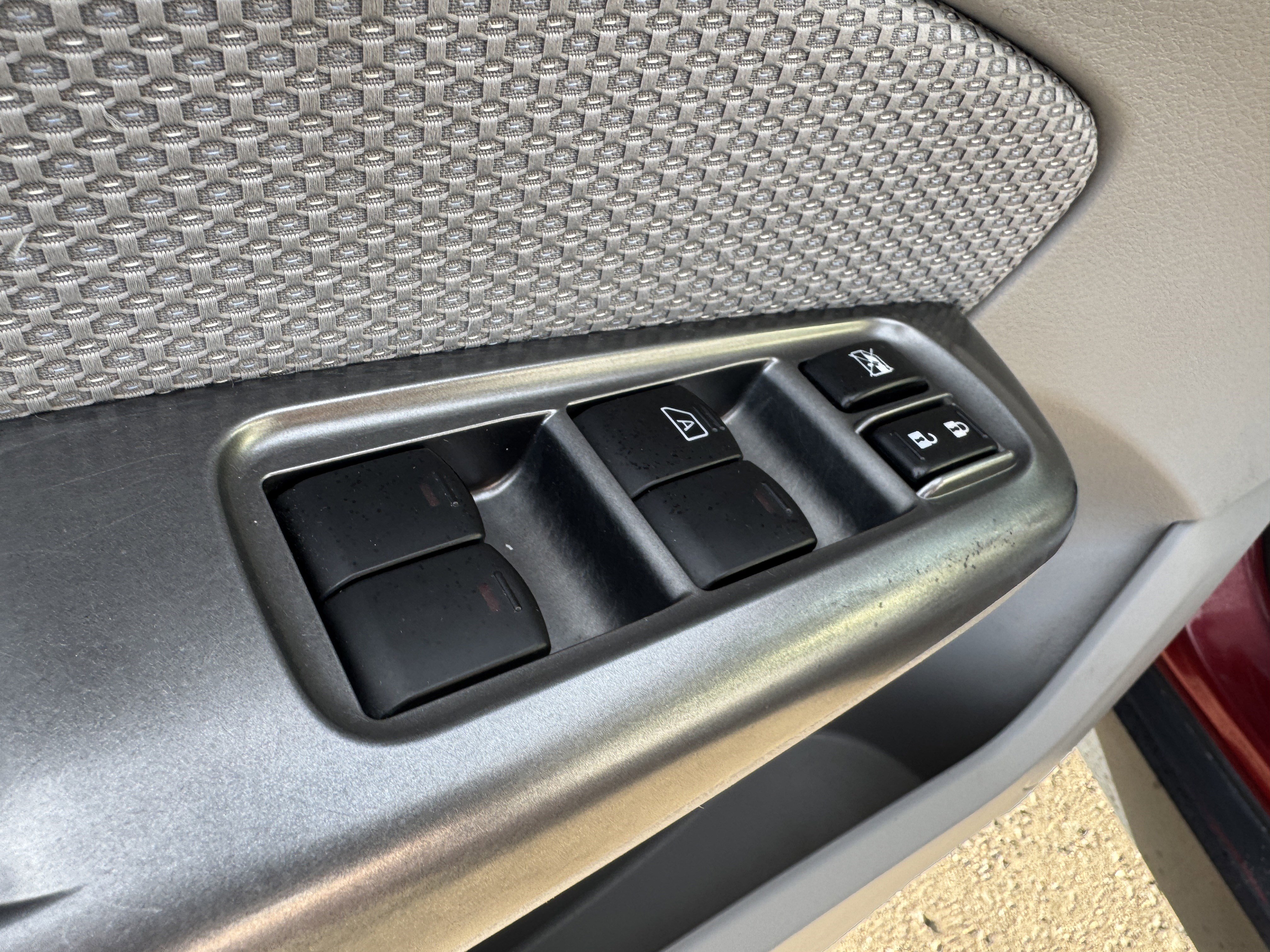 Used 2012 Subaru Forester 2.5X Premium w/ Popular Pkg 3 image 10