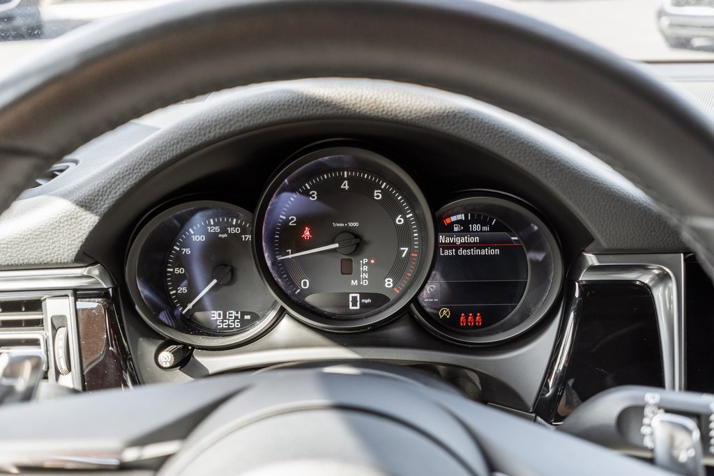 Used 2023 Porsche Macan image 15