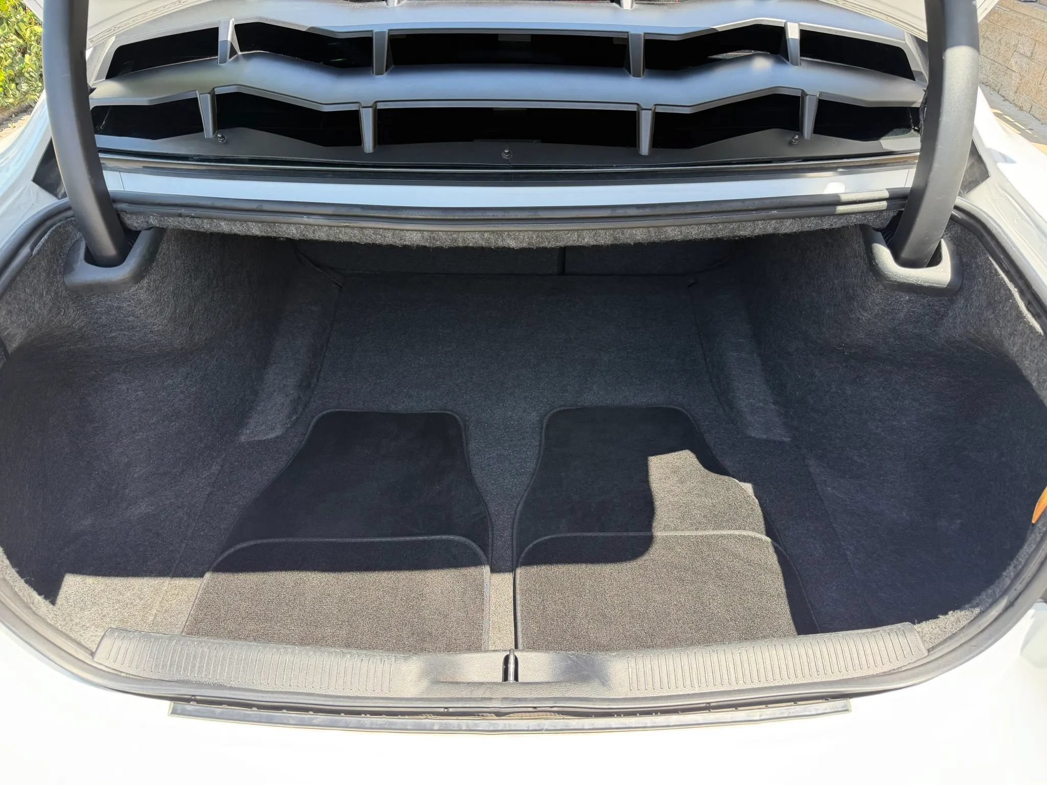 Used 2020 Dodge Charger R/T RWD image 16