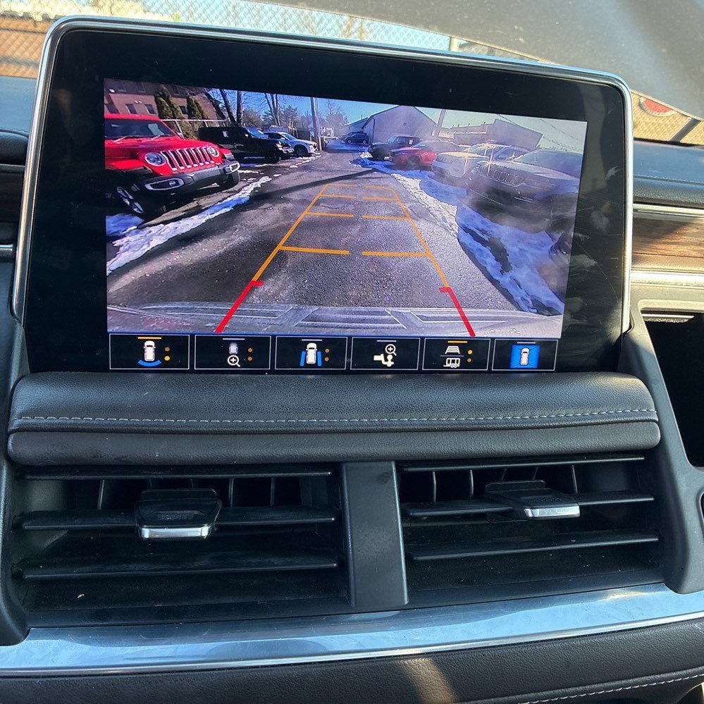 Used 2021 Chevrolet Tahoe Z71 w/ Z71 Signature Package image 16