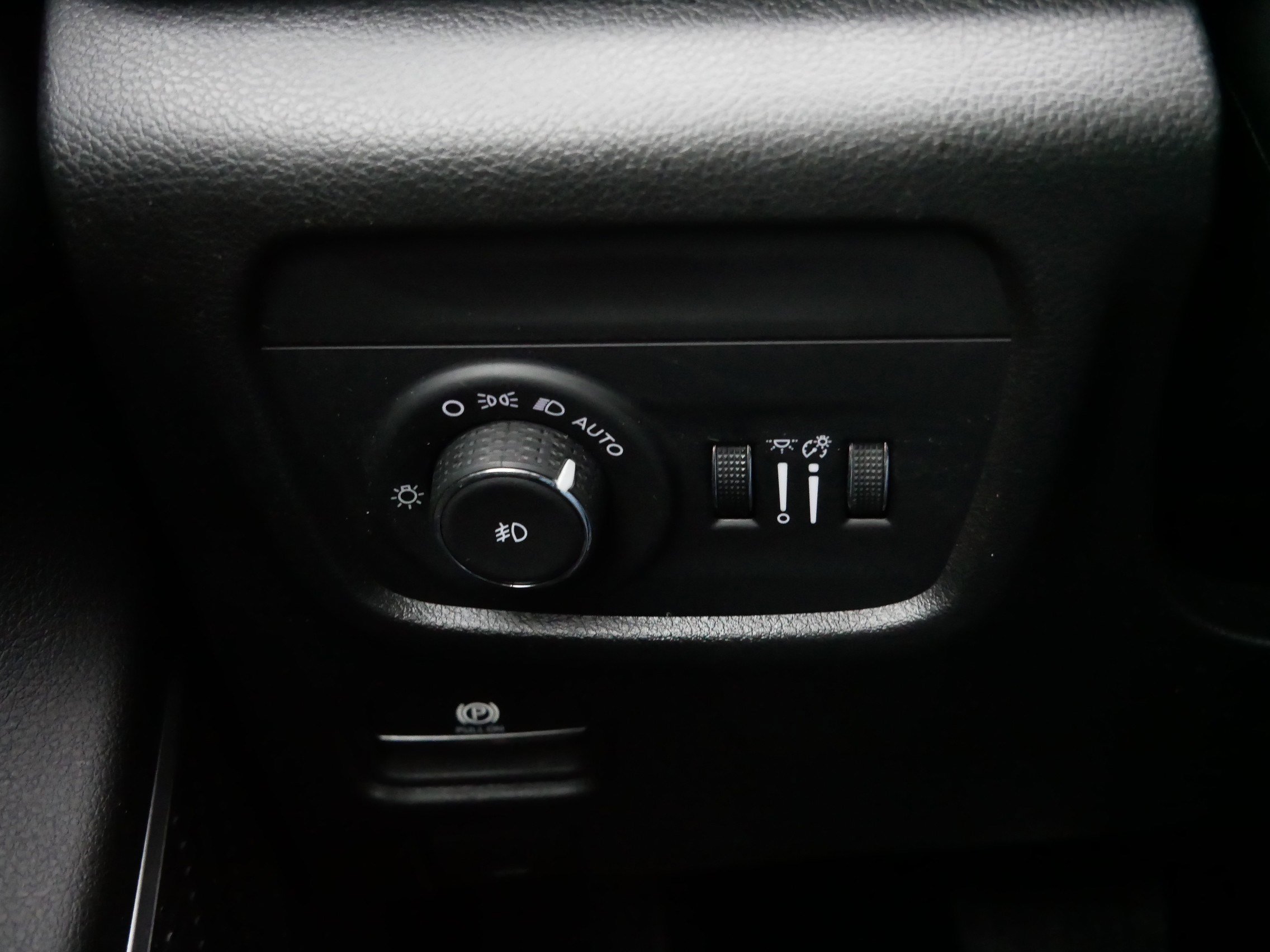 Certified 2023 Jeep Grand Cherokee Limited w/ Luxury Tech Group II image 27