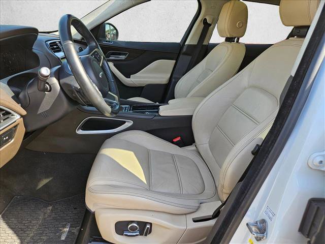 Used 2019 Jaguar F-PACE Prestige image 15