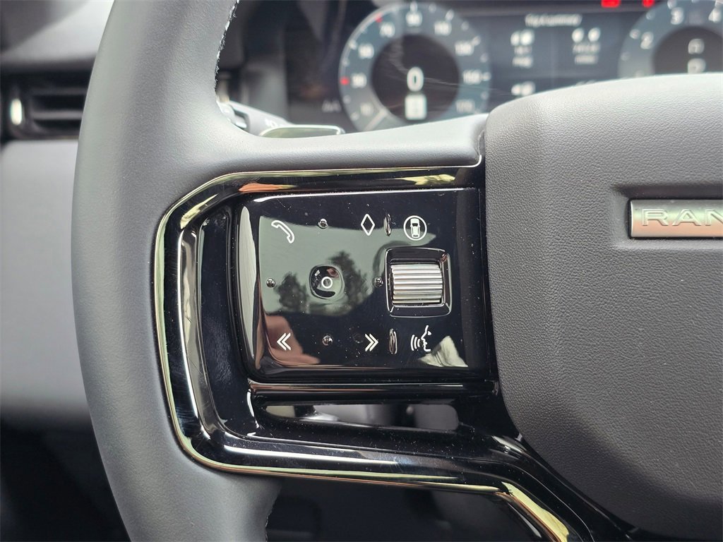 Used 2024 Land Rover Range Rover Evoque S image 19