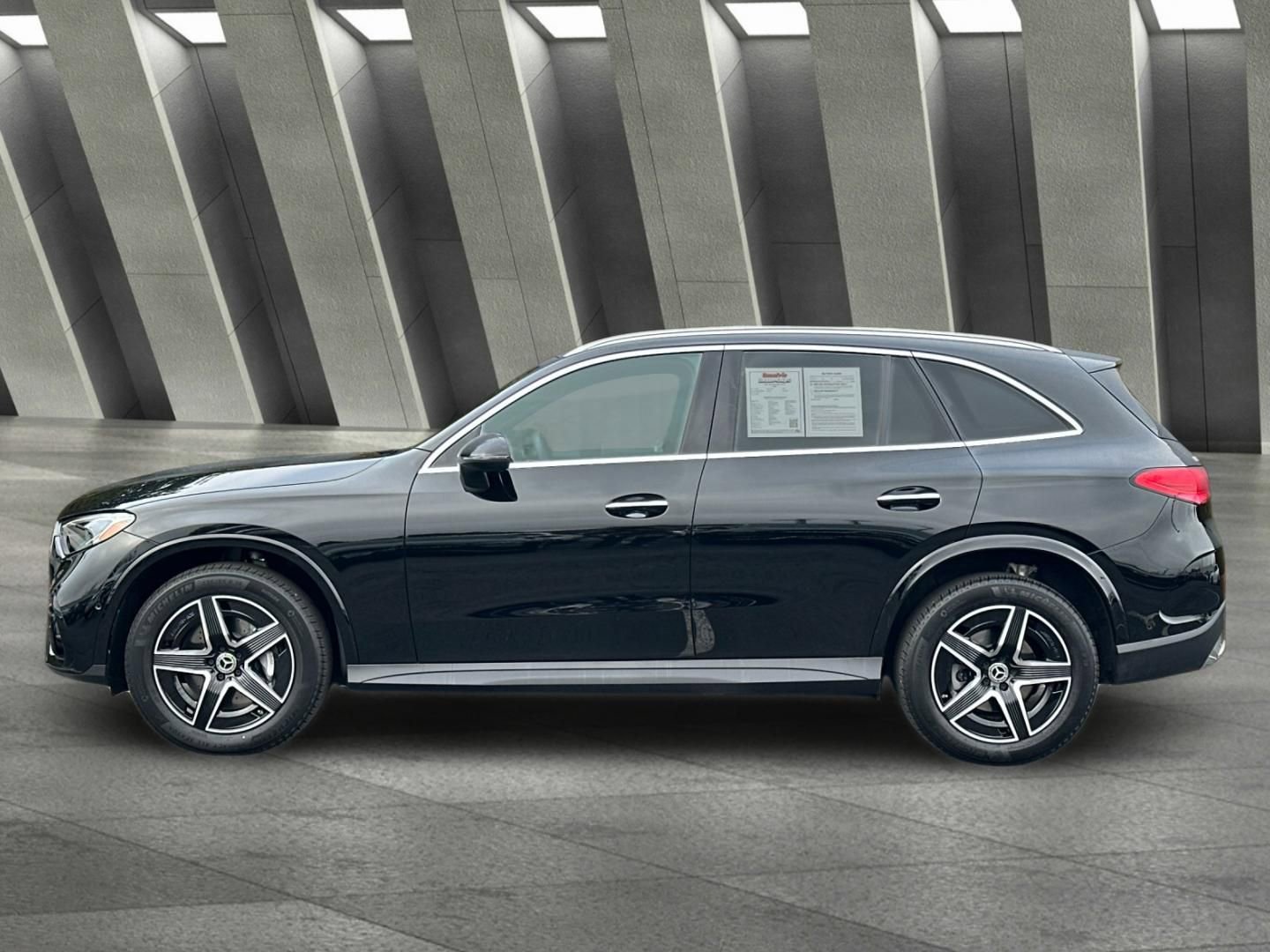 Certified 2025 Mercedes-Benz GLC 300 4MATIC image 7