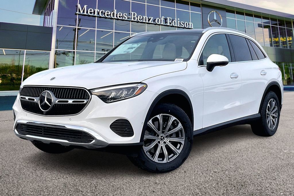 Used 2026 Mercedes-Benz GLC 300 4MATIC image 2