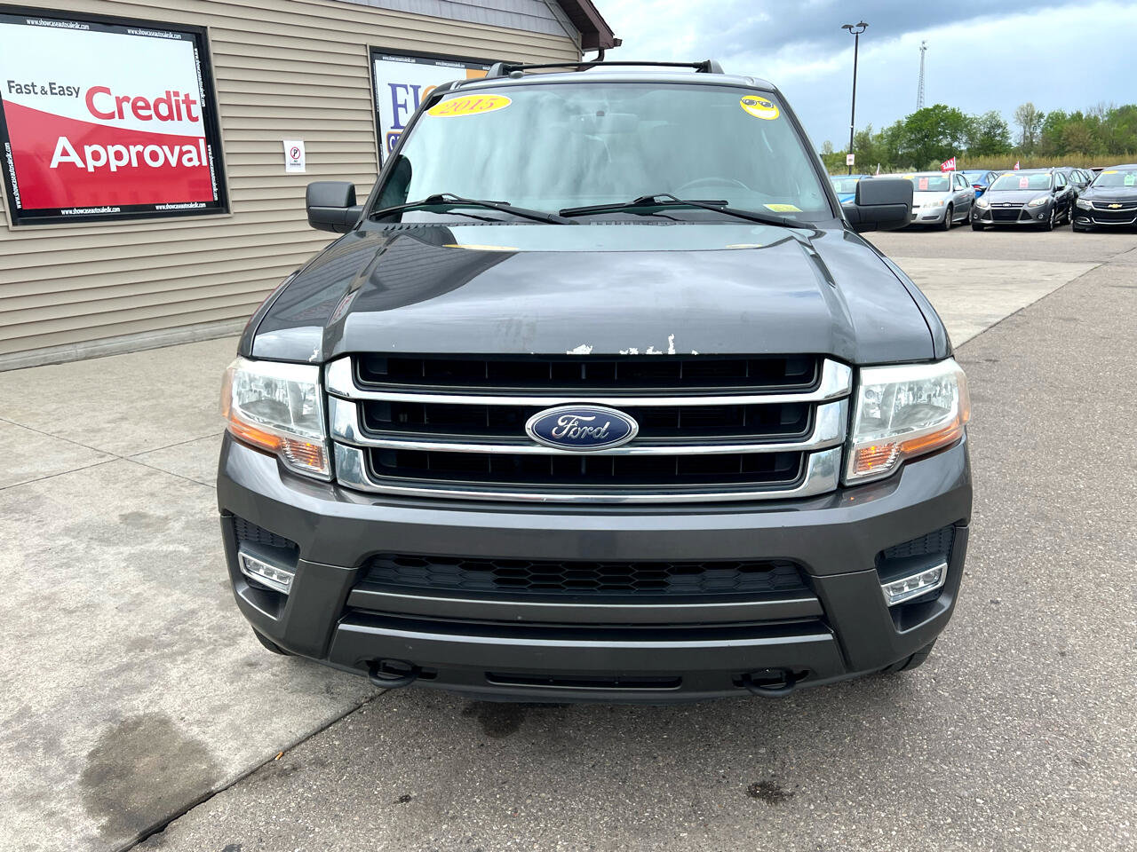 Used 2015 Ford Expedition XLT w/ Equipment Group 201A image 2