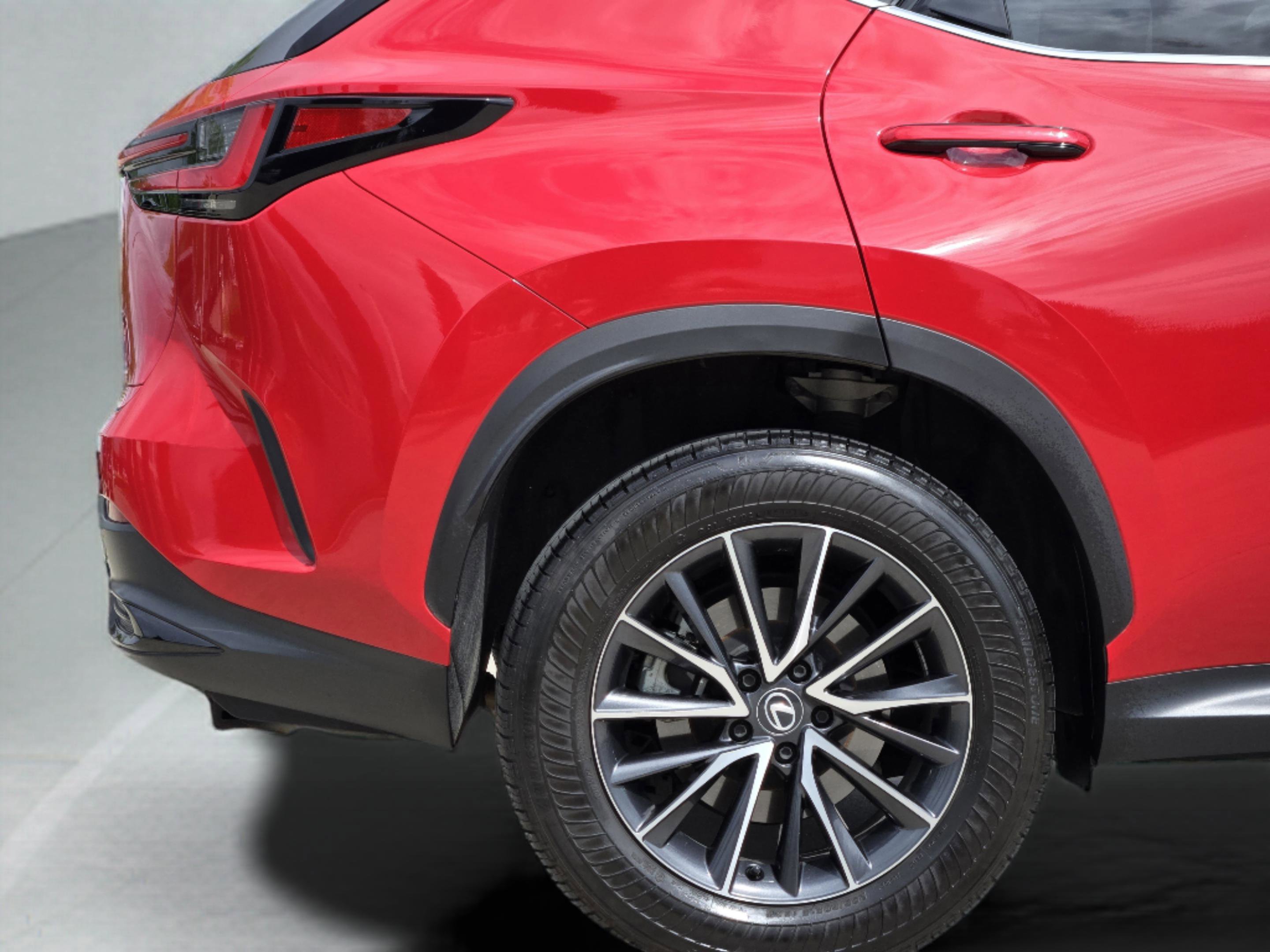 Used 2024 Lexus NX 250 FWD w/ Towing Package (2000 Lbs) image 29