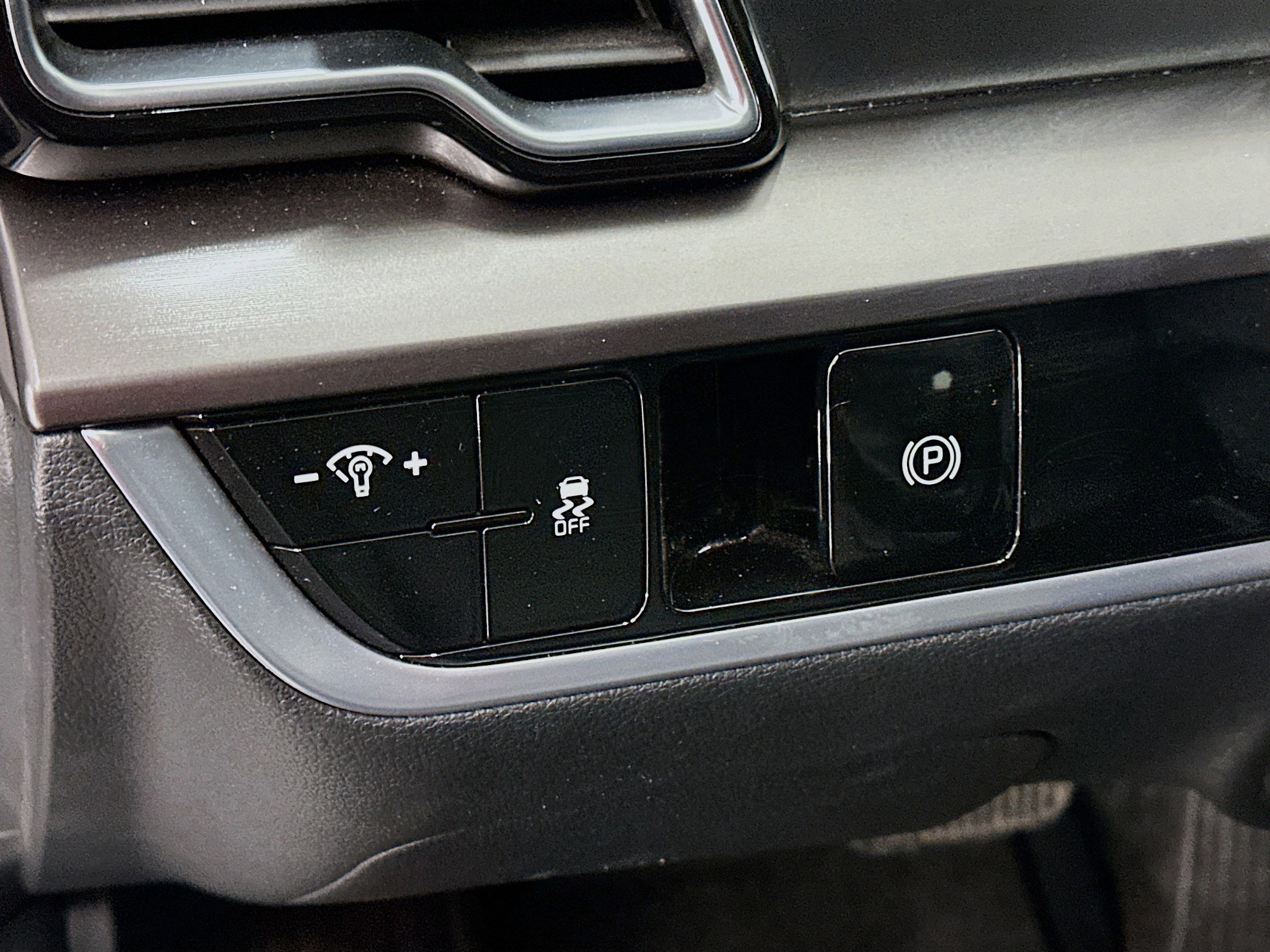 Used 2024 Kia Sportage EX image 17