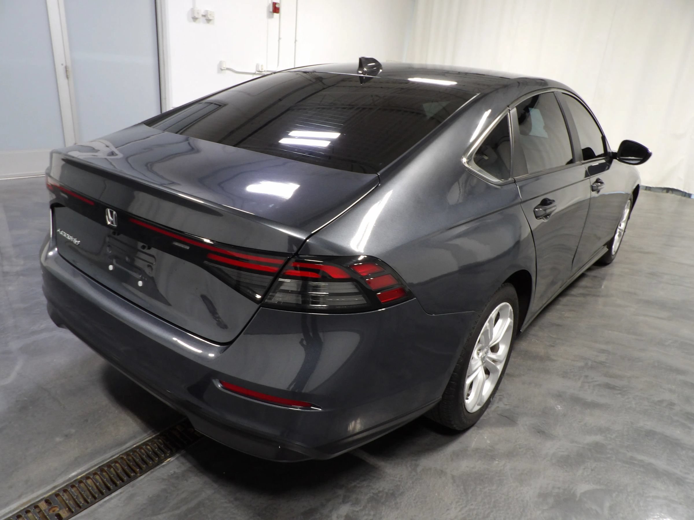 Used 2025 Honda Accord LX image 4