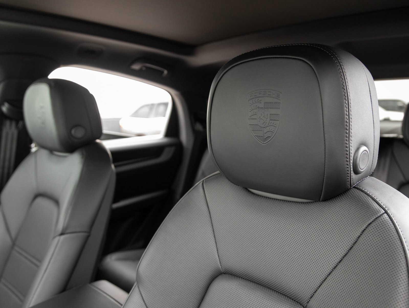 Certified 2026 Porsche Cayenne Coupe image 24