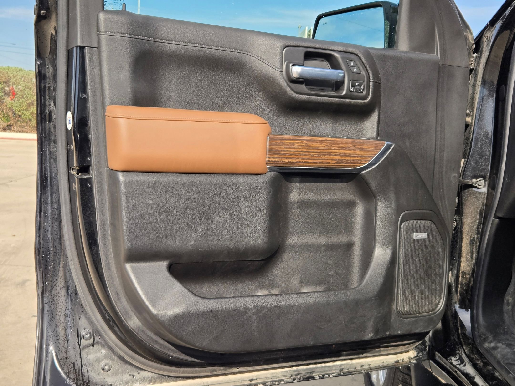 Used 2021 Chevrolet Silverado 1500 High Country w/ Technology Package image 11