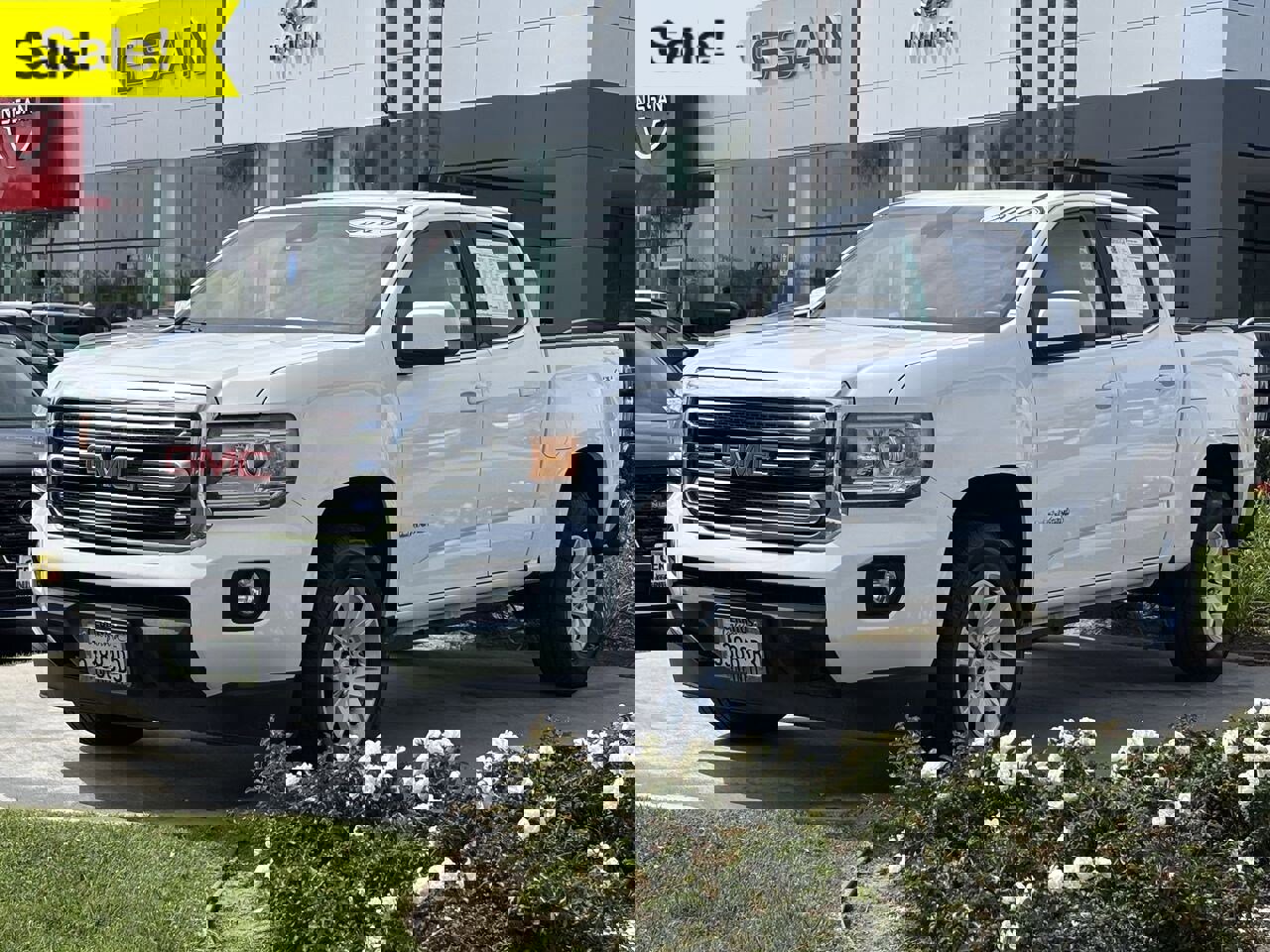 Used 2016 GMC Canyon SLE w/ SLE Convenience Package image 1