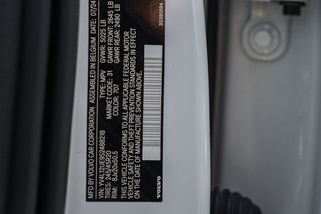 Used 2025 Volvo XC40 B5 Plus AWD/4WD image 44