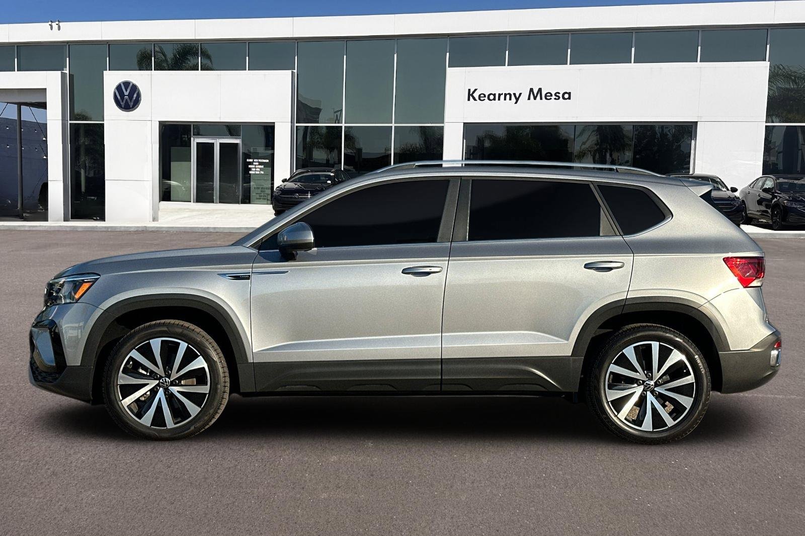 Used 2022 Volkswagen Taos SE image 7