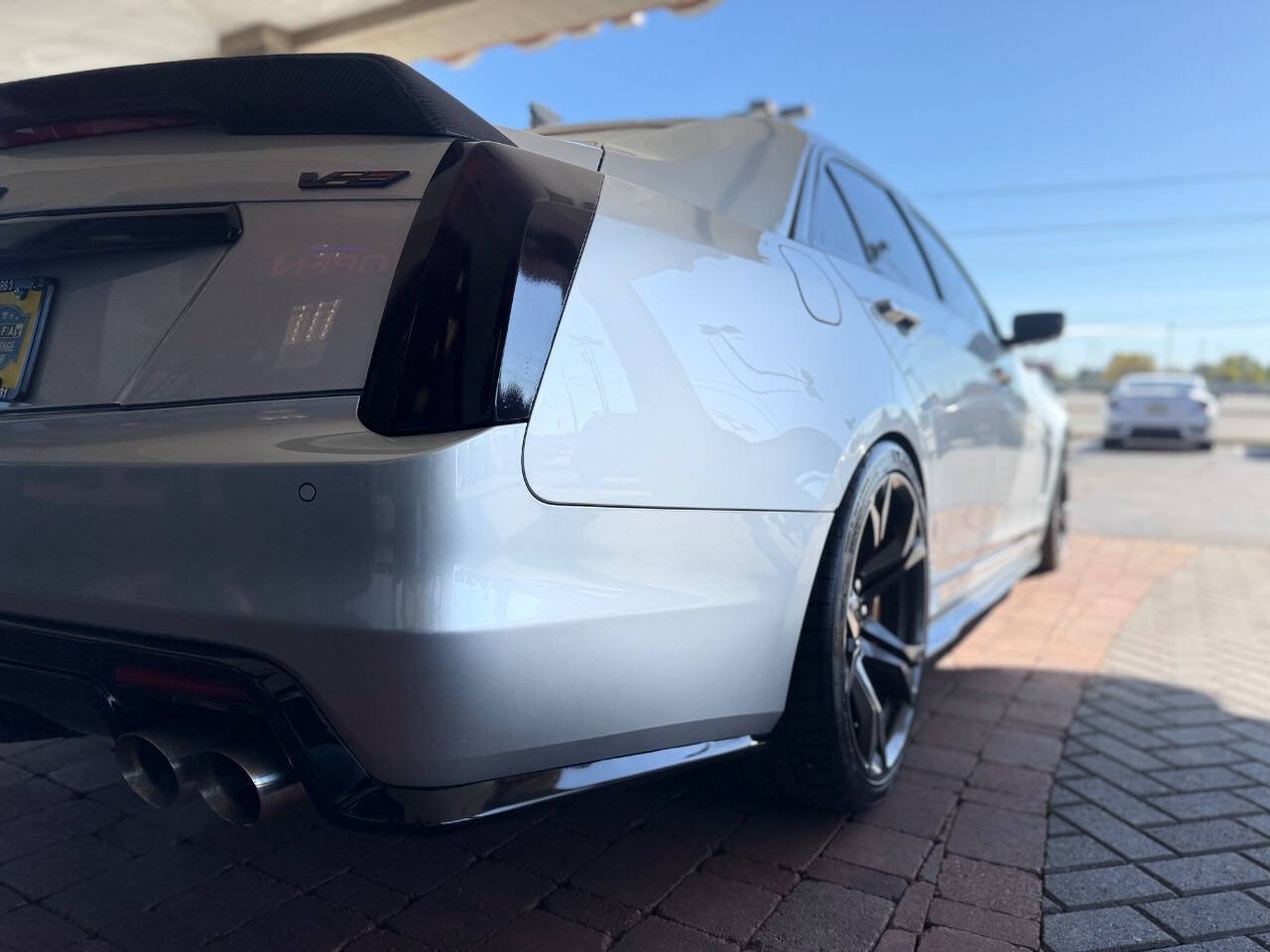 Used 2016 Cadillac CTS V w/ Luxury Package RWD image 15