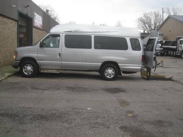 Used 2013 Ford E-350 and Econoline 350 Extended Super Duty w/ PWR Group image 2