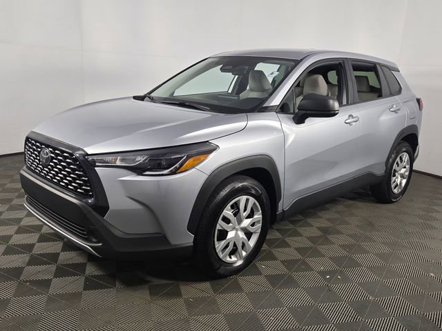 Used 2025 Toyota Corolla Cross L image 3