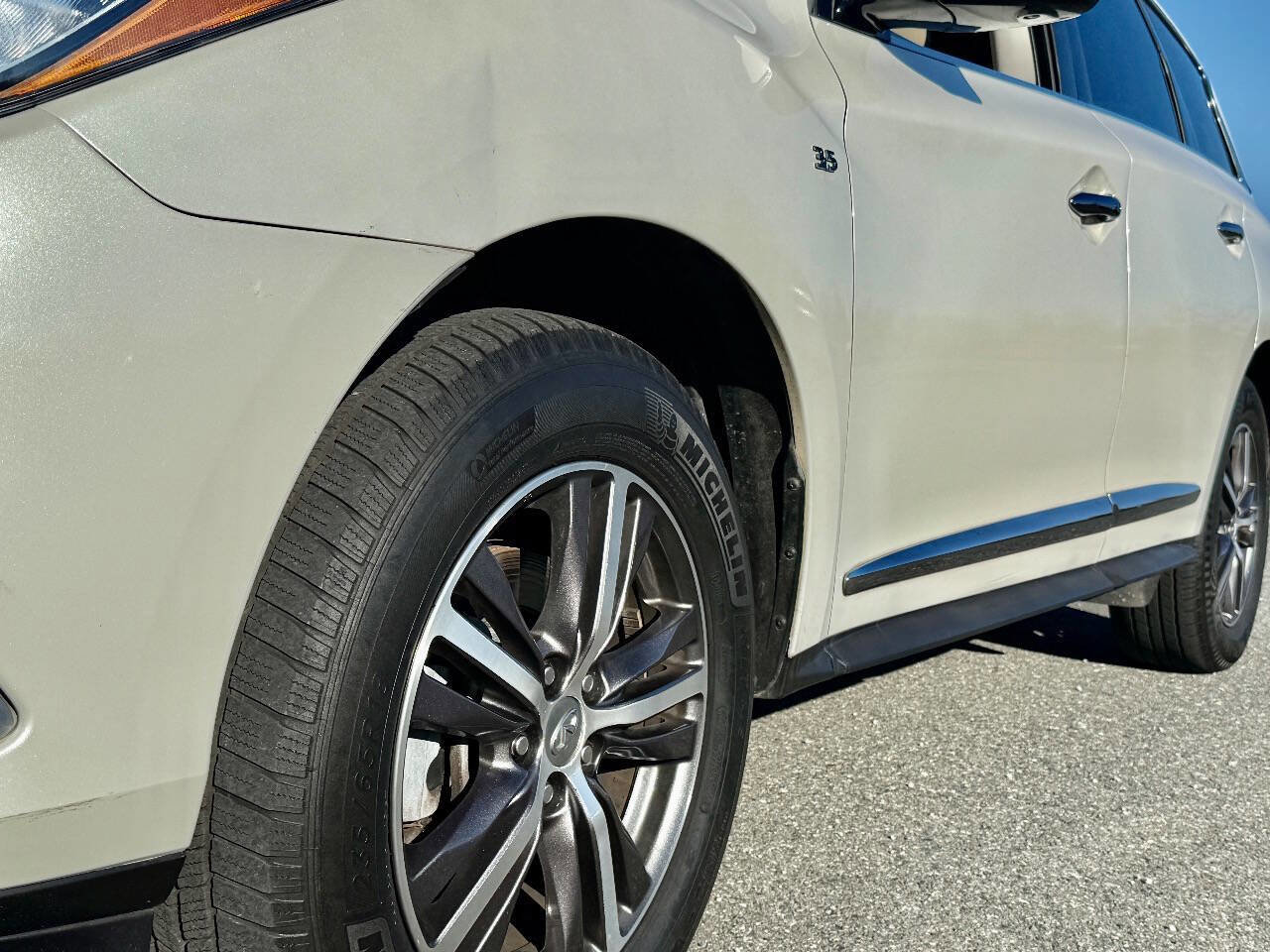 Used 2016 INFINITI QX60 AWD w/ Premium Plus Package image 10