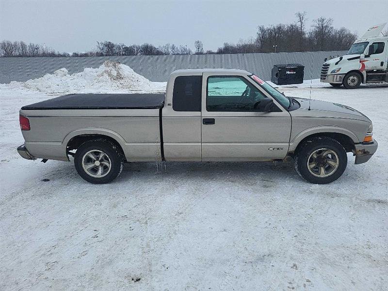 Used 2000 Chevrolet S10 Pickup LS w/ Preferred Equipment Group RWD image 9