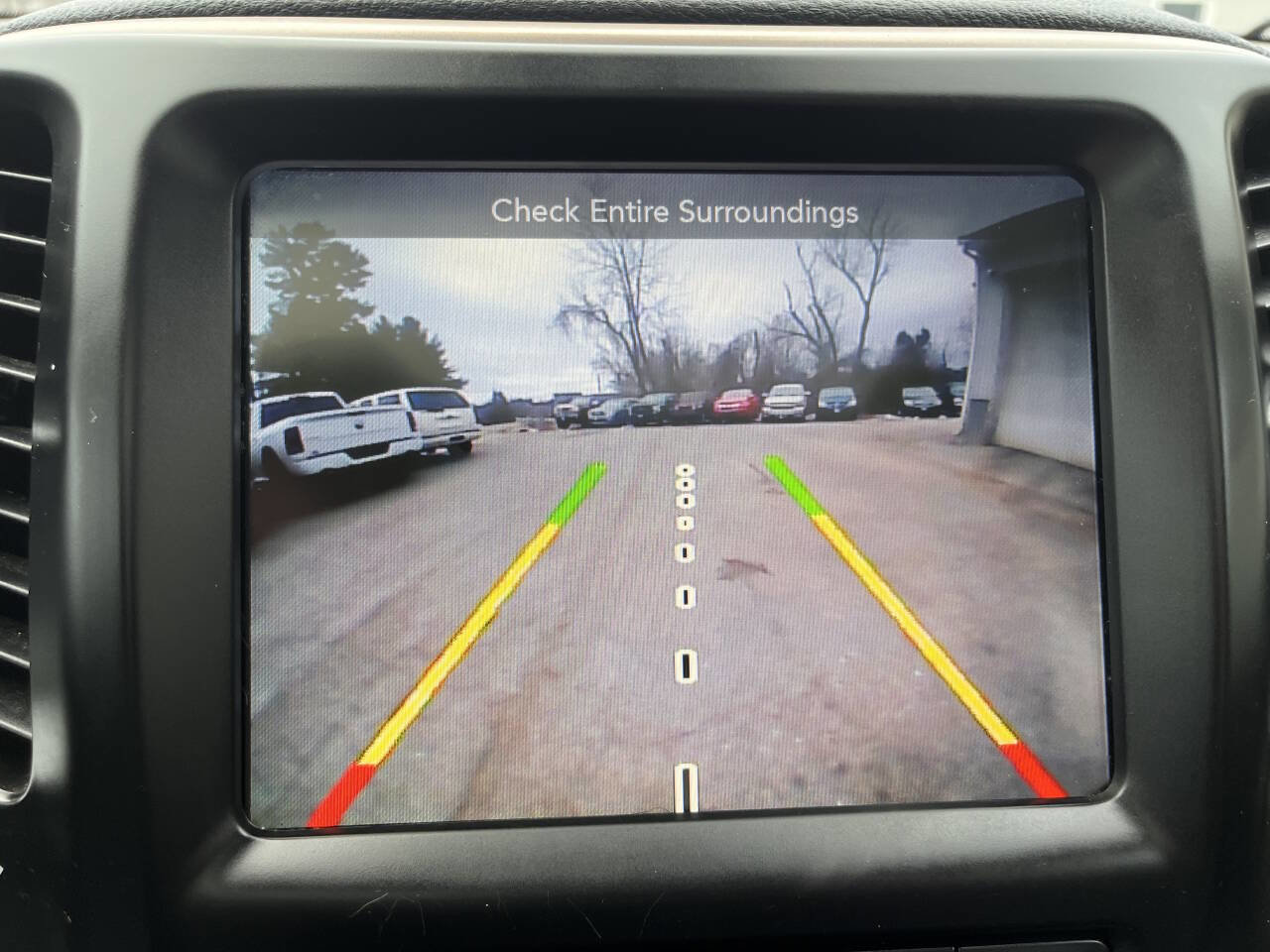 Used 2018 Jeep Cherokee Limited w/ Technology Group image 15