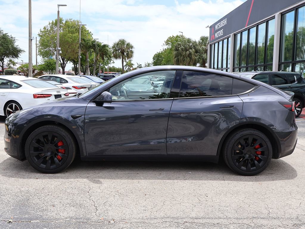 Used 2024 Tesla Model Y Long Range AWD/4WD image 17