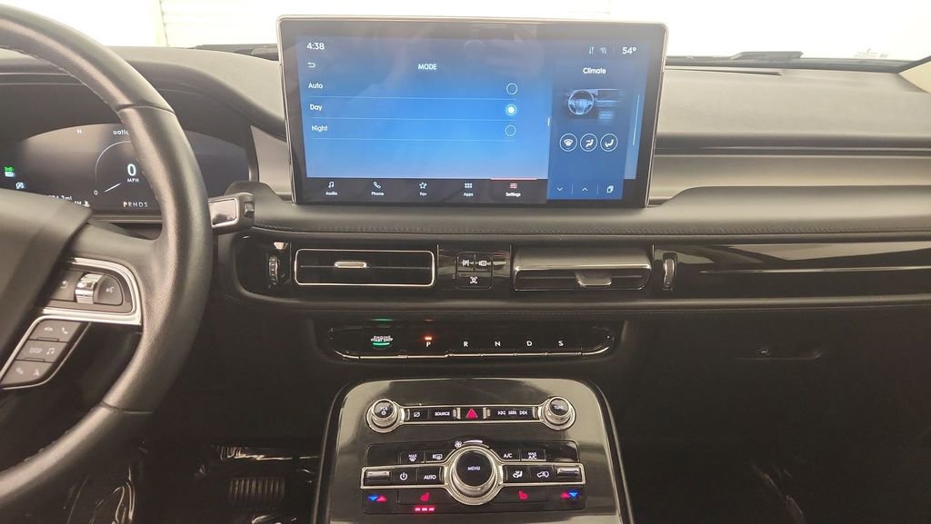 Used 2023 Lincoln Nautilus AWD image 13