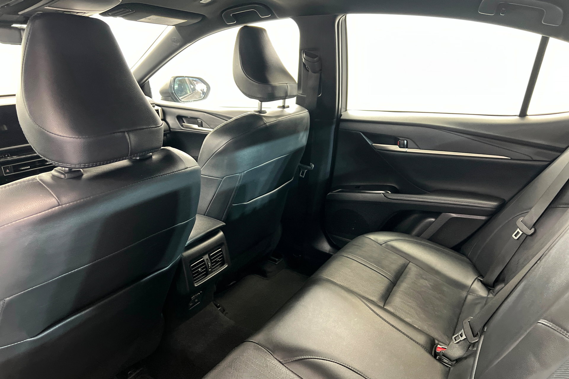 Used 2025 Toyota Camry XSE FWD image 20