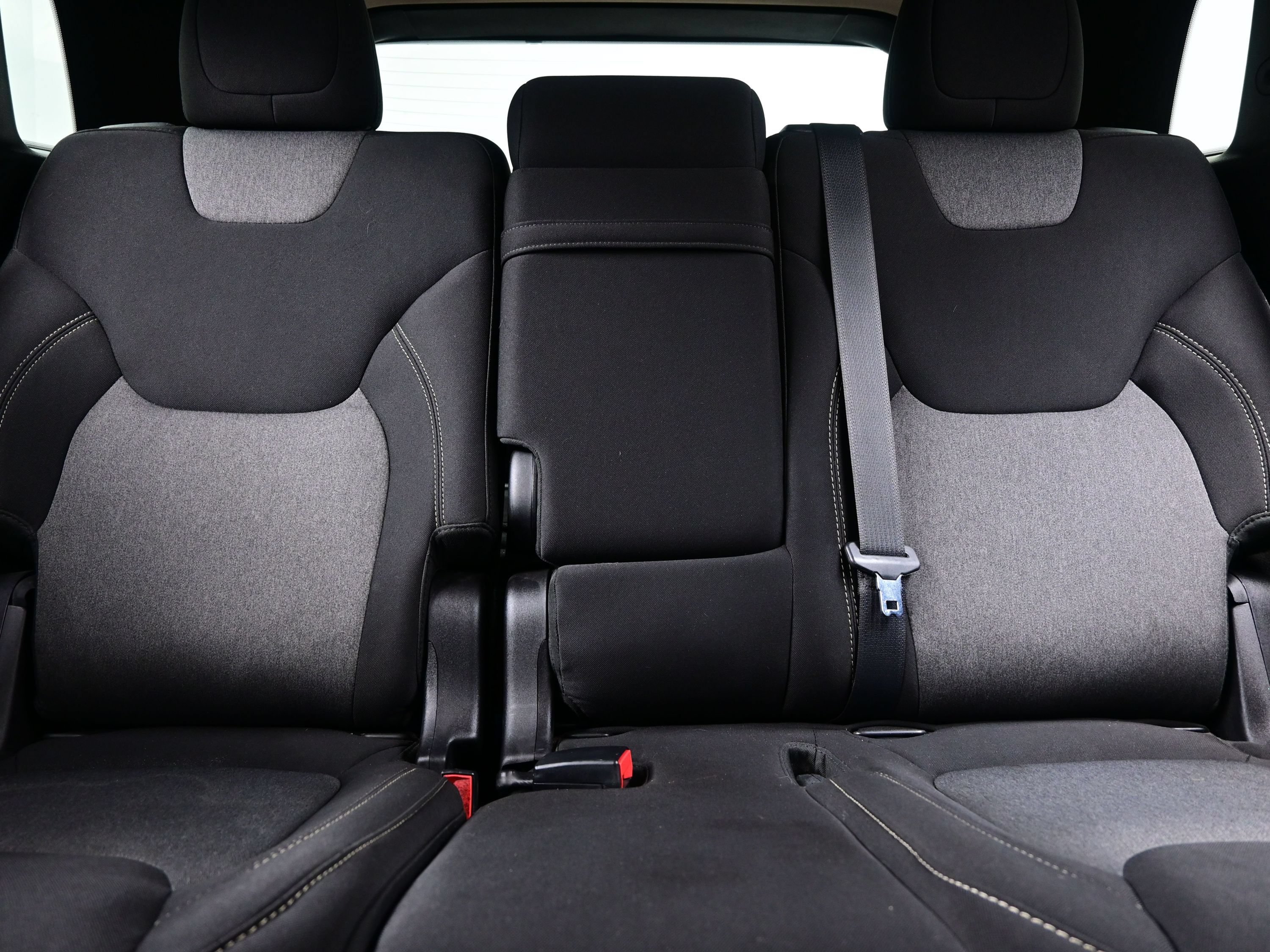 Used 2014 Jeep Cherokee Latitude FWD image 18