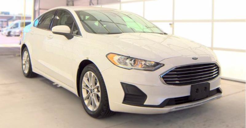 Used 2020 Ford Fusion SE FWD image 4