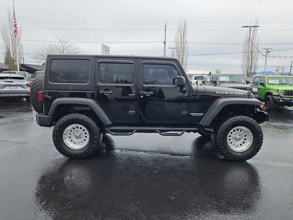 Used 2017 Jeep Wrangler Unlimited Rubicon w/ Connectivity Group image 7