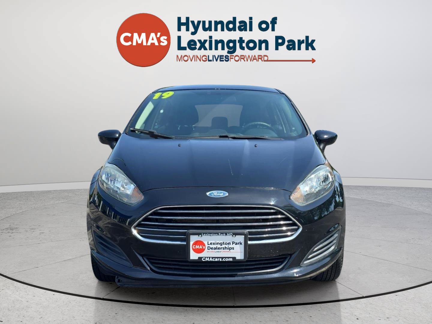 Used 2019 Ford Fiesta SE FWD image 2