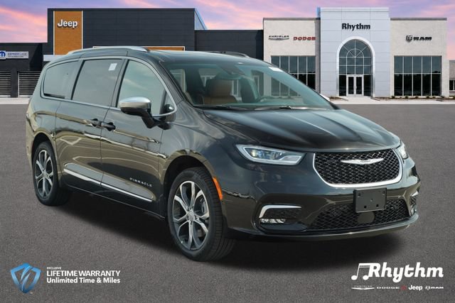 New 2026 Chrysler Pacifica Pinnacle