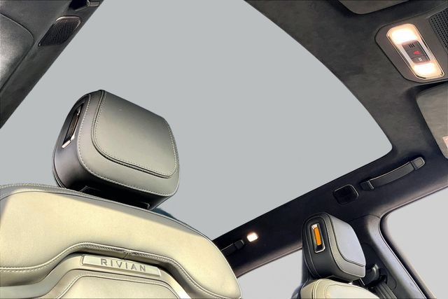 Used 2023 Rivian R1T Adventure Dual AWD/4WD image 27