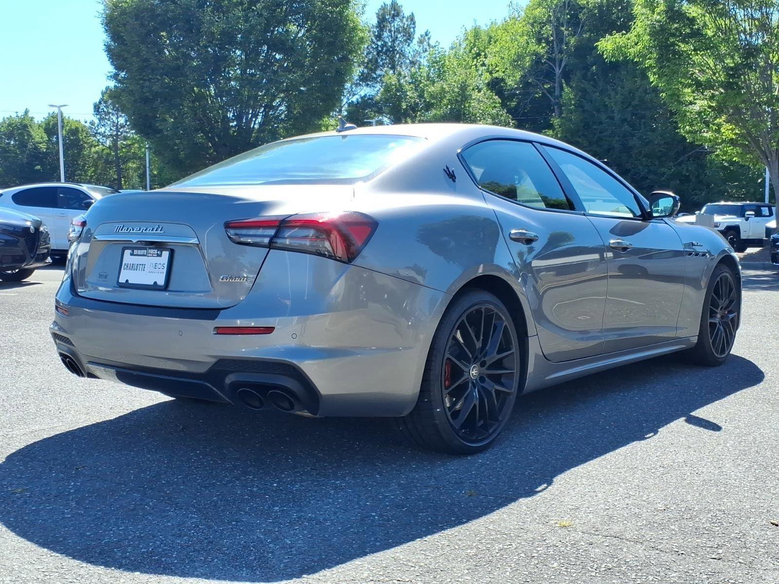 Used 2022 Maserati Ghibli Modena RWD image 2