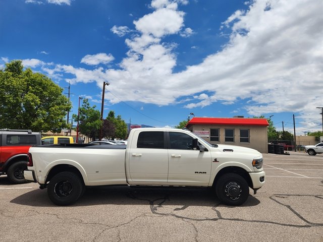Used 2022 RAM 3500 Limited AWD/4WD image 3