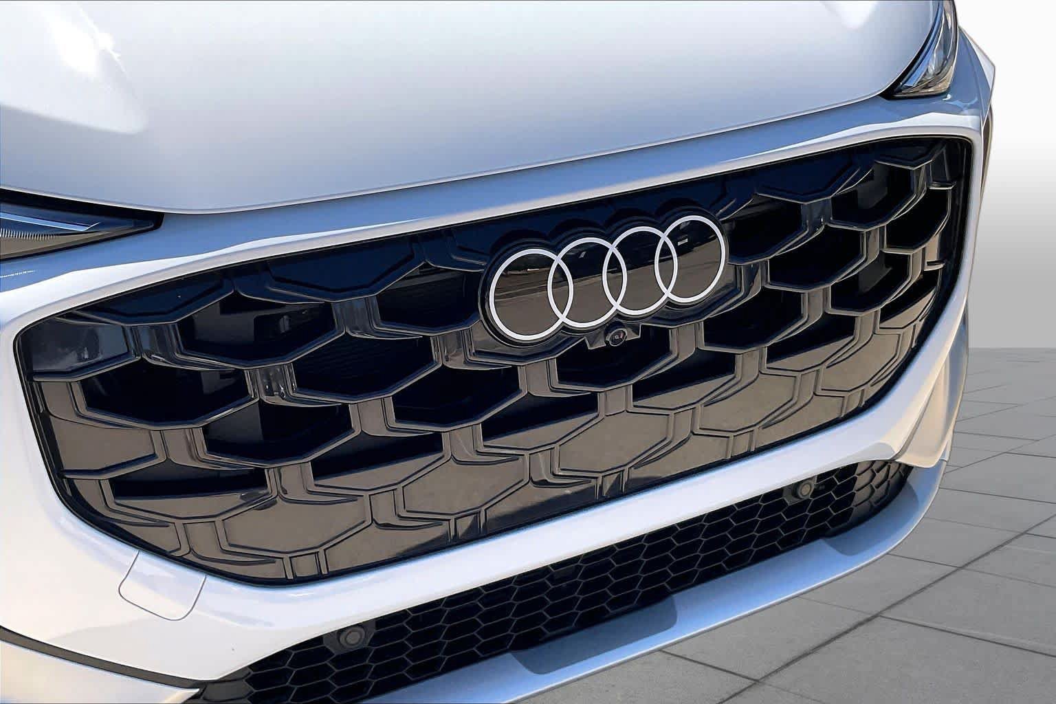 Used 2026 Audi Q3 quattro 2.0T w/ Driver Assistance Package AWD/4WD image 30