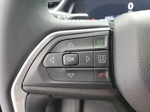 Used 2023 Jeep Grand Cherokee Laredo AWD/4WD image 23