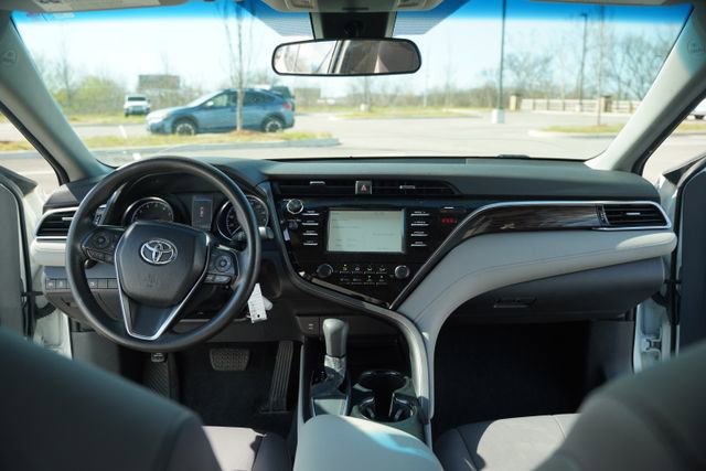 Used 2018 Toyota Camry LE image 25