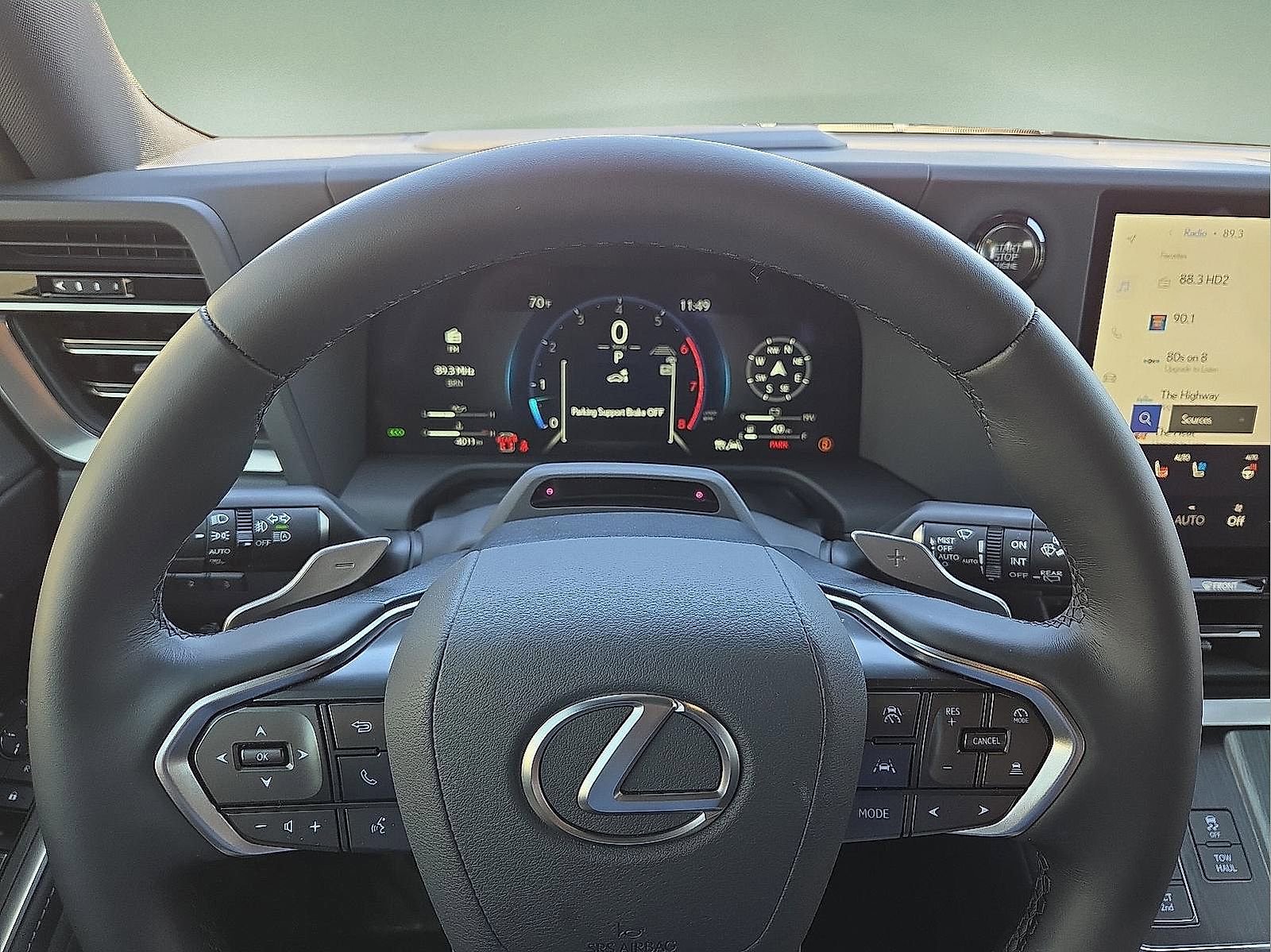 Used 2025 Lexus GX 550 w/ Accessory Package (2T) AWD/4WD image 24