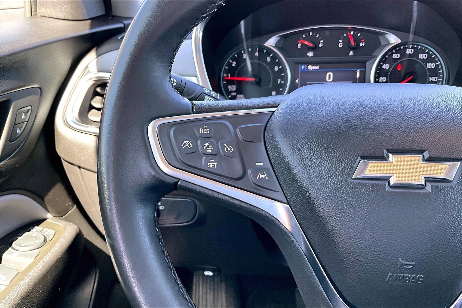 Used 2024 Chevrolet Equinox LT AWD/4WD image 11