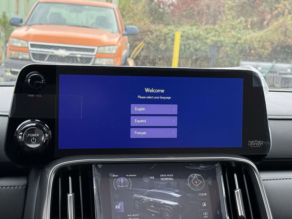 New 2025 Lexus LX 700h Overtrail image 10