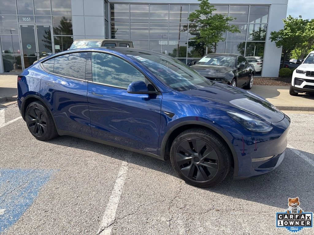 Used 2024 Tesla Model Y Long Range RWD image 35