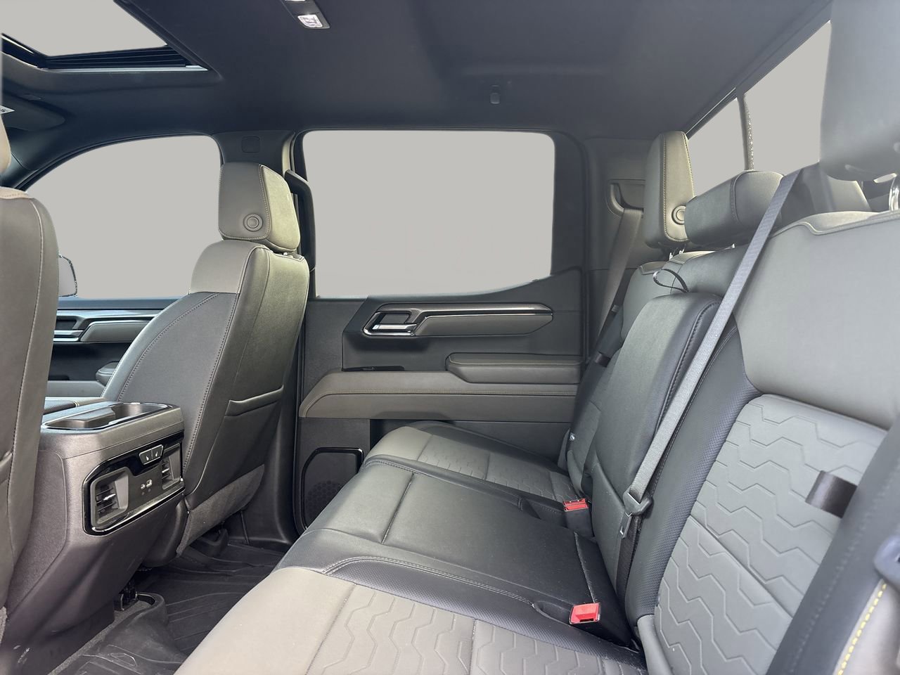 Used 2024 Chevrolet Silverado 1500 ZR2 w/ Technology Package image 11