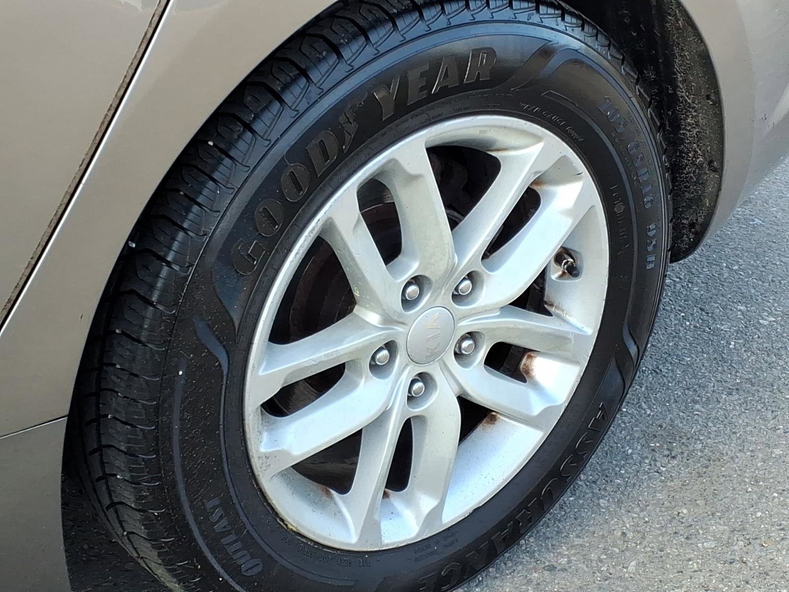 Used 2012 Kia Optima LX w/ Convenience Pkg image 9