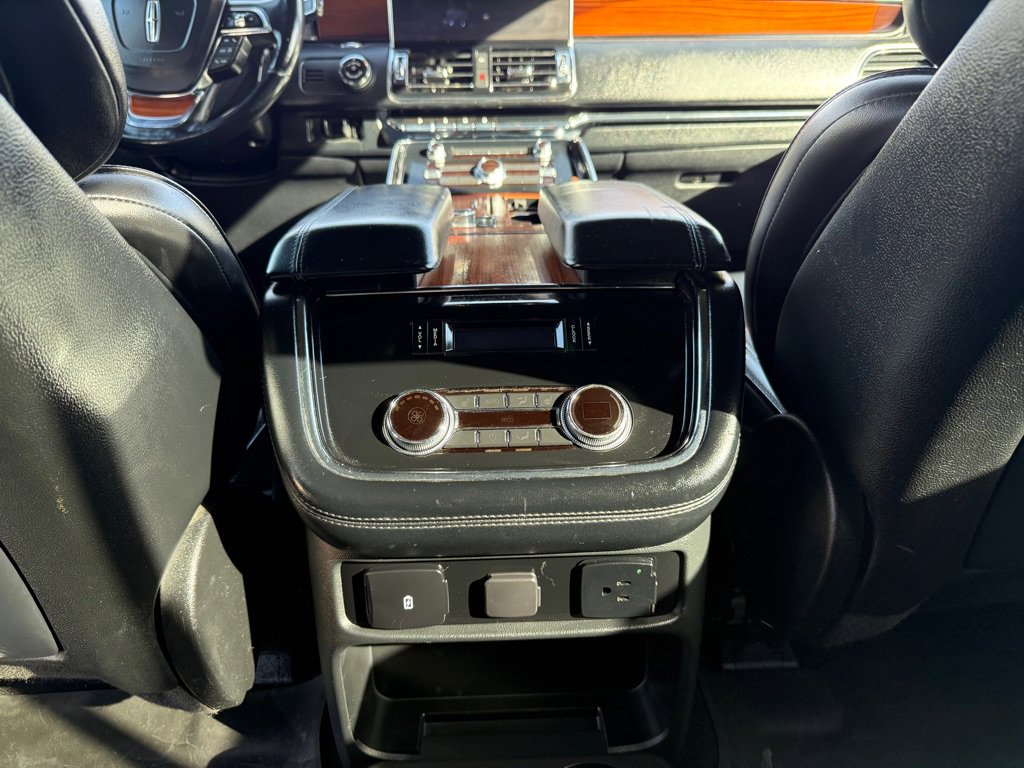 Used 2018 Lincoln Navigator L Reserve w/ Technology Package image 24