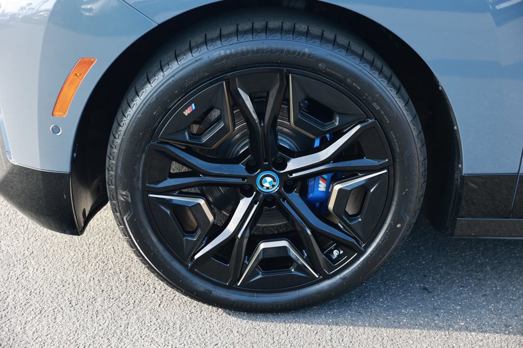 Used 2025 BMW iX M60 AWD/4WD image 13