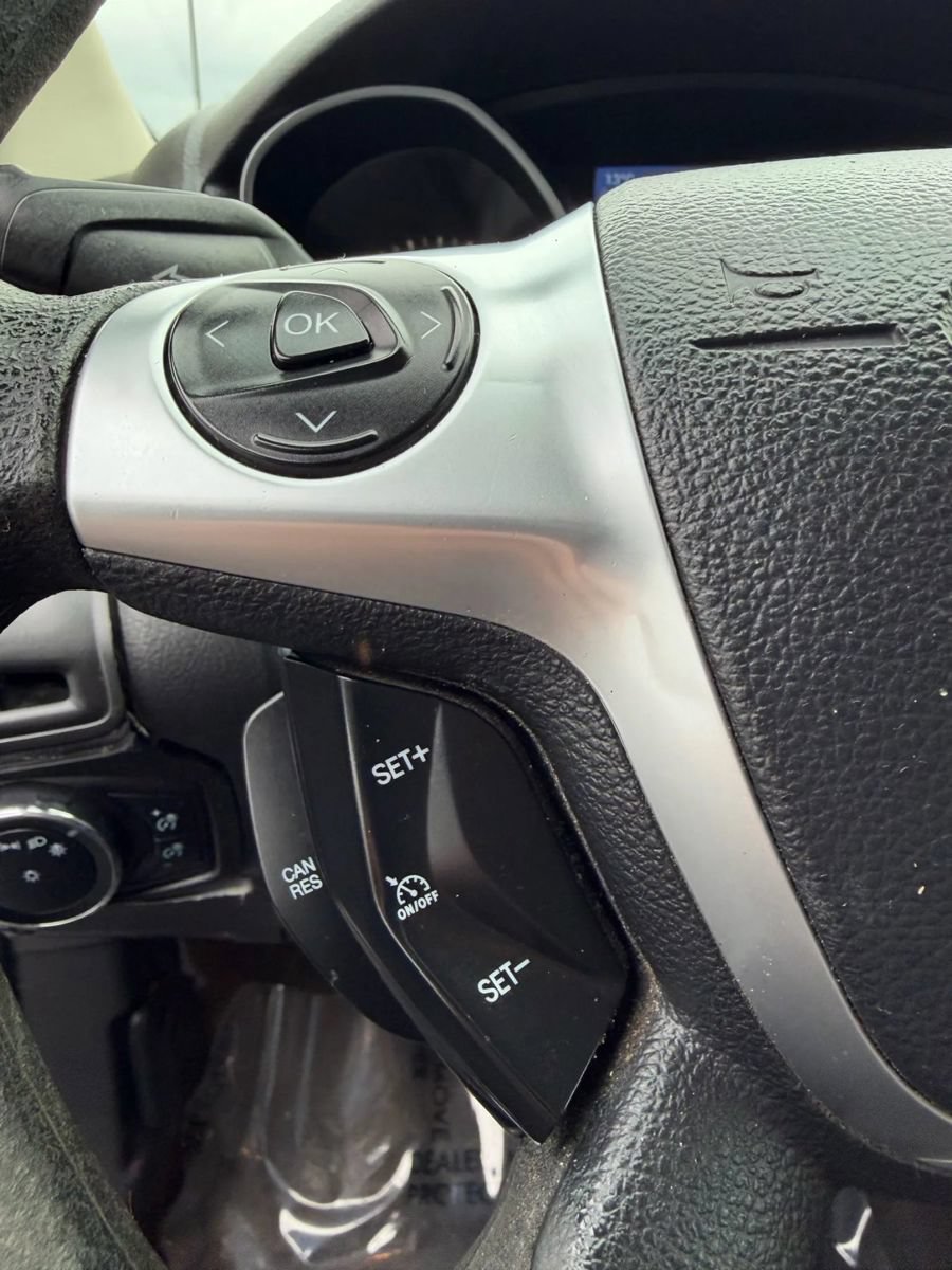 Used 2014 Ford Focus SE w/ SE Winter Package FWD image 19